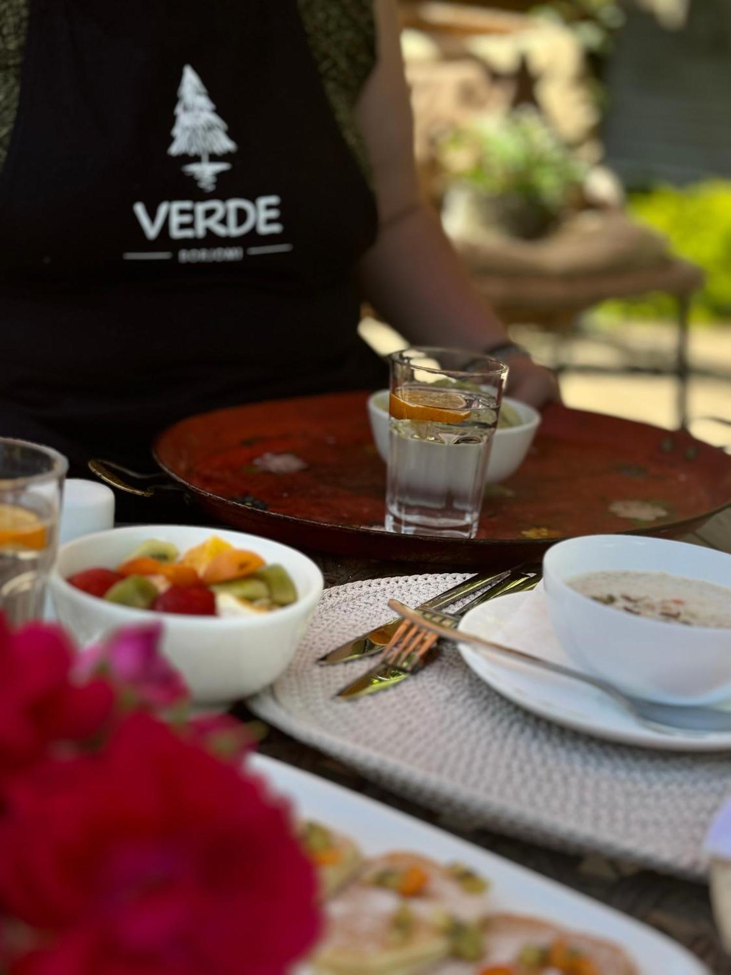 Hotel Borjomi Verde エクステリア 写真